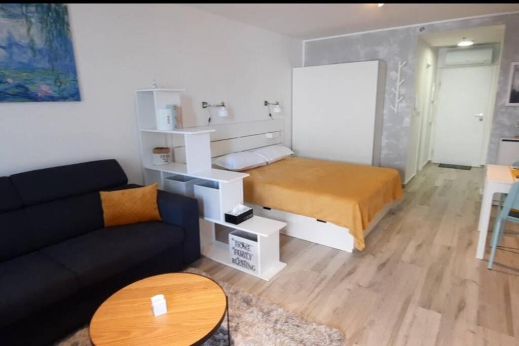 Maria, Modern Studio Apartment With Private Parking 杜布罗夫尼克 外观 照片